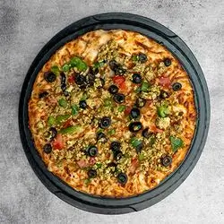 Chicken with Vegetables Pizza