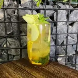 Passion Fruit & Apple Mojito