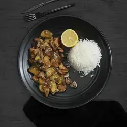 Zucchini Mushroom Stir Fry (500 Cal | P:60G)