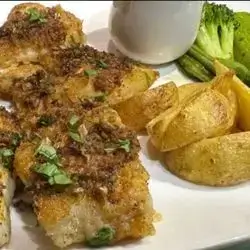 Fish Fillet With Lemon & Garlic Sauce