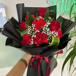 Rose، Gypsophila And Clove Flower Bouquet 