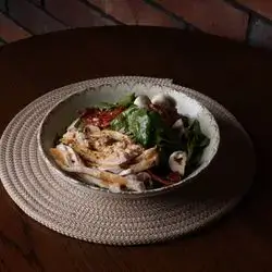 Mixed Green Chicken Salad