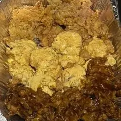 باڵی مریشک بێ ئێسک لە بۆکسدا