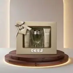 A fragrance gift set for men (it comes in a design inspired by the famous Invictus fragrance from Paco Rabanne and here bears the name "CUP")