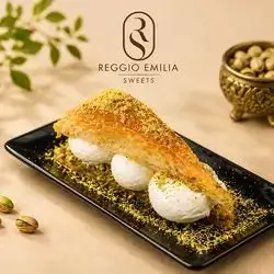Havuç Baklava with Ice Cream