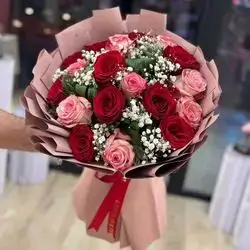 Bouquets Of Red And Pink Roses