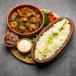 Shish Tawook With Pottery