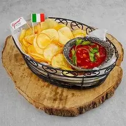 Homemade Potato Chips With Salsa
