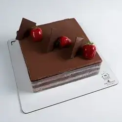 Square Chocolate Cake – 7 Person