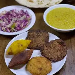 1 Mixed Kuba And Tawa Kebab Plate With Local Meat + 1 Lentil Plate + Salad + Bread