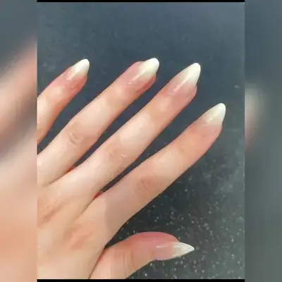 24pcs Short Almond-Shaped Nude Ombre Glossy Nail Stickers