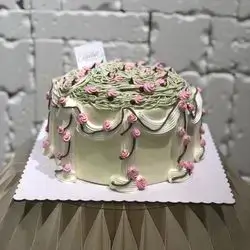 Classic Cake For 8 Person