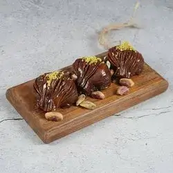 Cocoa Midiya With Halabi Pistachio