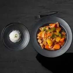 Beef Afritada (520 Cal | P:49G)