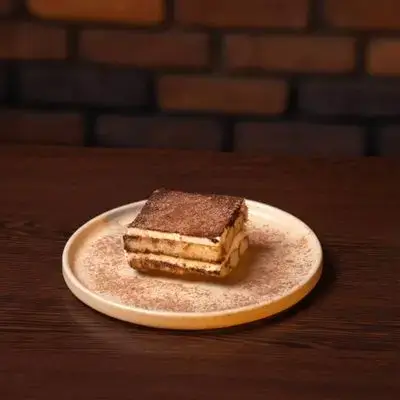 Tiramisu Cake
