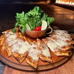 Meat Pida With Cheese