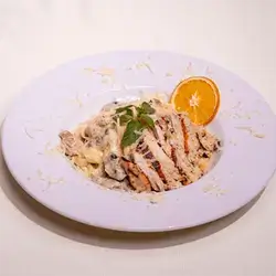 Fettuccine Alfredo