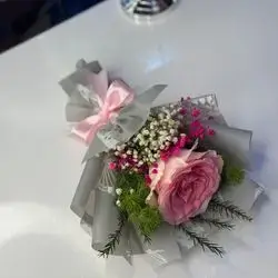 Flower bouquet single