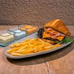 Croissant Burger