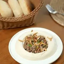 Hummus with Meat
