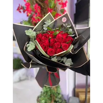 Bouquet Of Red Flowers With Accessories, 39 Flowers