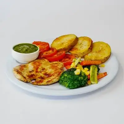 Chicken Pesto Platter 449 Calories