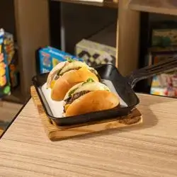 The Legendary Burger