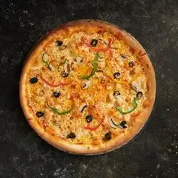 Chicken And Vegetable Pizza