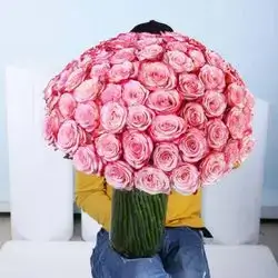 Imported Rose Bouquet with Vase – 79 Flowers