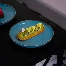 Eclair Pistachio