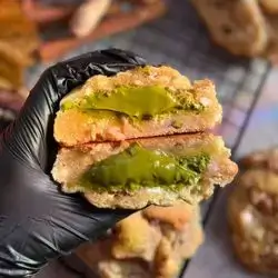 Giant Pistachio Cookie