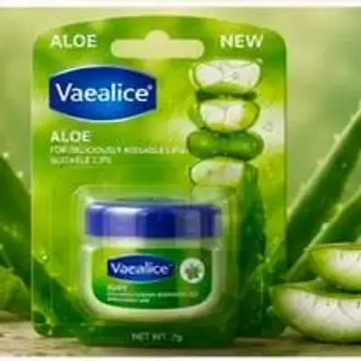 Vaealice Aloe Lip Balm for deliciously kissanle lips