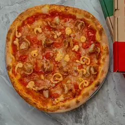  Spicy Shrimps Pizza