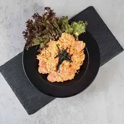 1/2 Spicy Crispy Salmon Salad