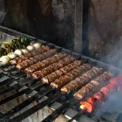 یەک کیلۆ کەبابی گۆشتی عێراقی