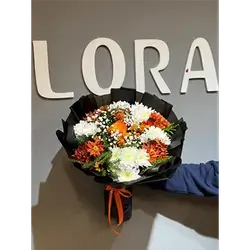 Flower Bouquet – 4 Dawoodi, 1 Rose, 1 Gypsophila