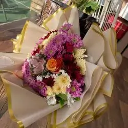 Mix Flowers Daudi And Rose