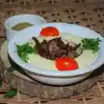 Humms with Meat